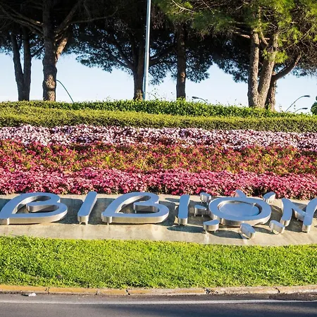 Lägenhet Flat With Side Sea View Just Steps From The Bibione