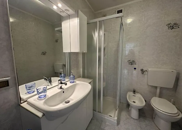 Flat With Side Sea View Just Steps From The * Μπιμπιόνε