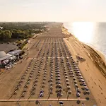 Flat With Side Sea View Just Steps From The Apartment Bibione