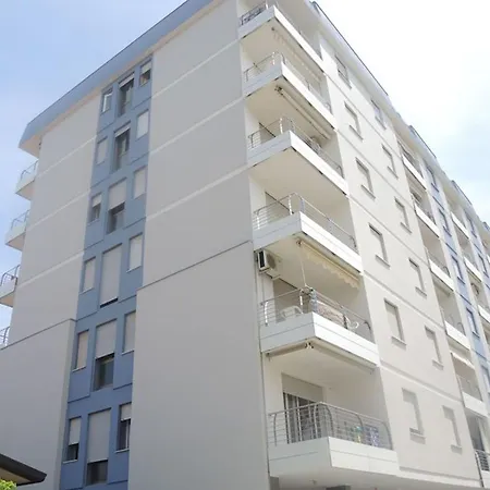 Appartement Flat With Side Sea View Just Steps From The *