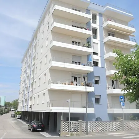 Flat With Side Sea View Just Steps From The Appartement *