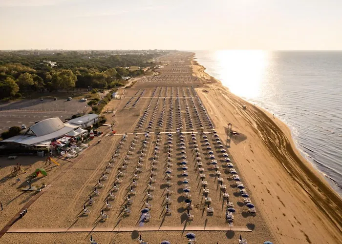 Flat With Side Sea View Just Steps From The Appartamento Bibione