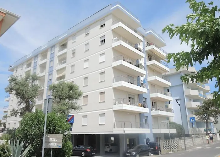 Apartment Flat With Side Sea View Just Steps From The *